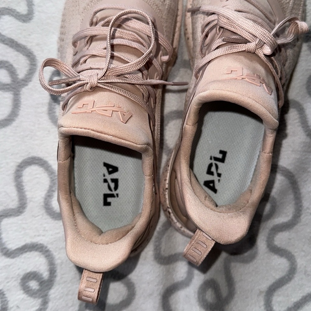 NWOT APL Techloom Tracer Sneakers in Rose Dust - Picture 8 of 9